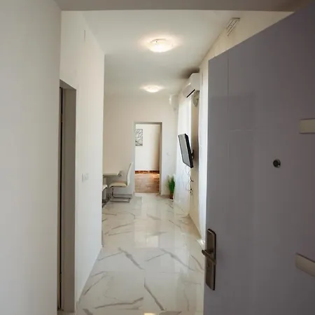 Apartman M With Balkon Apartment Zadar