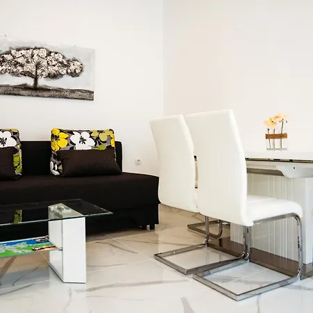 Apartment Apartman M With Balkon Zadar