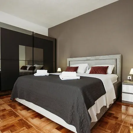 Apartman M With Balkon *