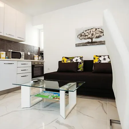 Apartman M With Balkon Apartment *